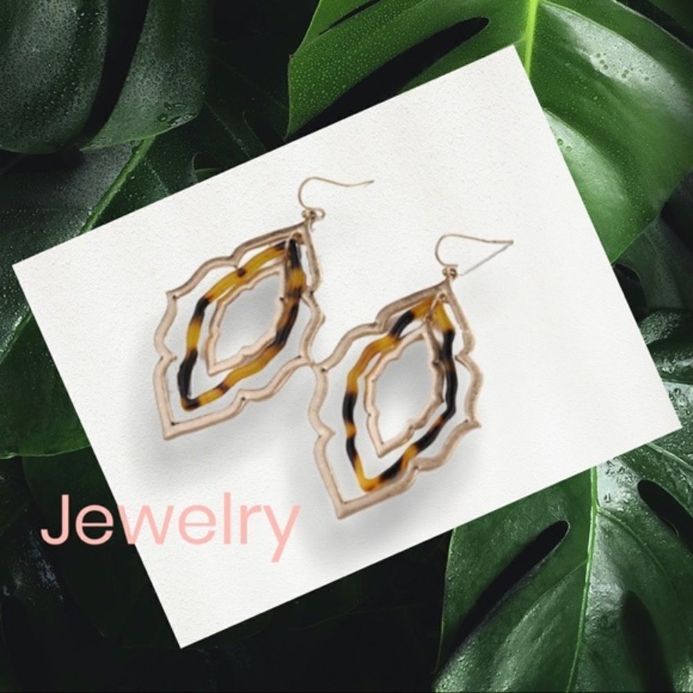 NWT Magnoilia dangle drop Earrings - Picture 3 of 3